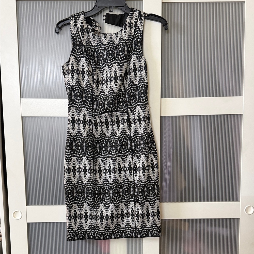 H&M Monochrome Geometric Midi Dress